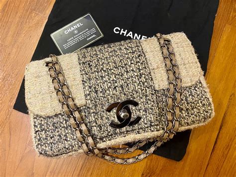 chanel vintage tweed bag